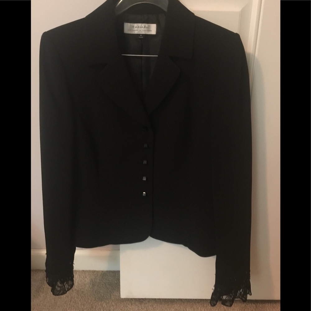 Tahari Arthur S Levine, Black crepe beaded suit